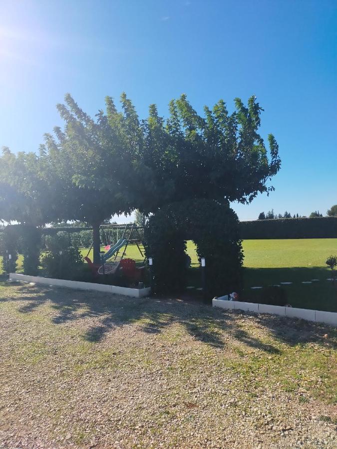 Logement Atypique Arles Luaran gambar